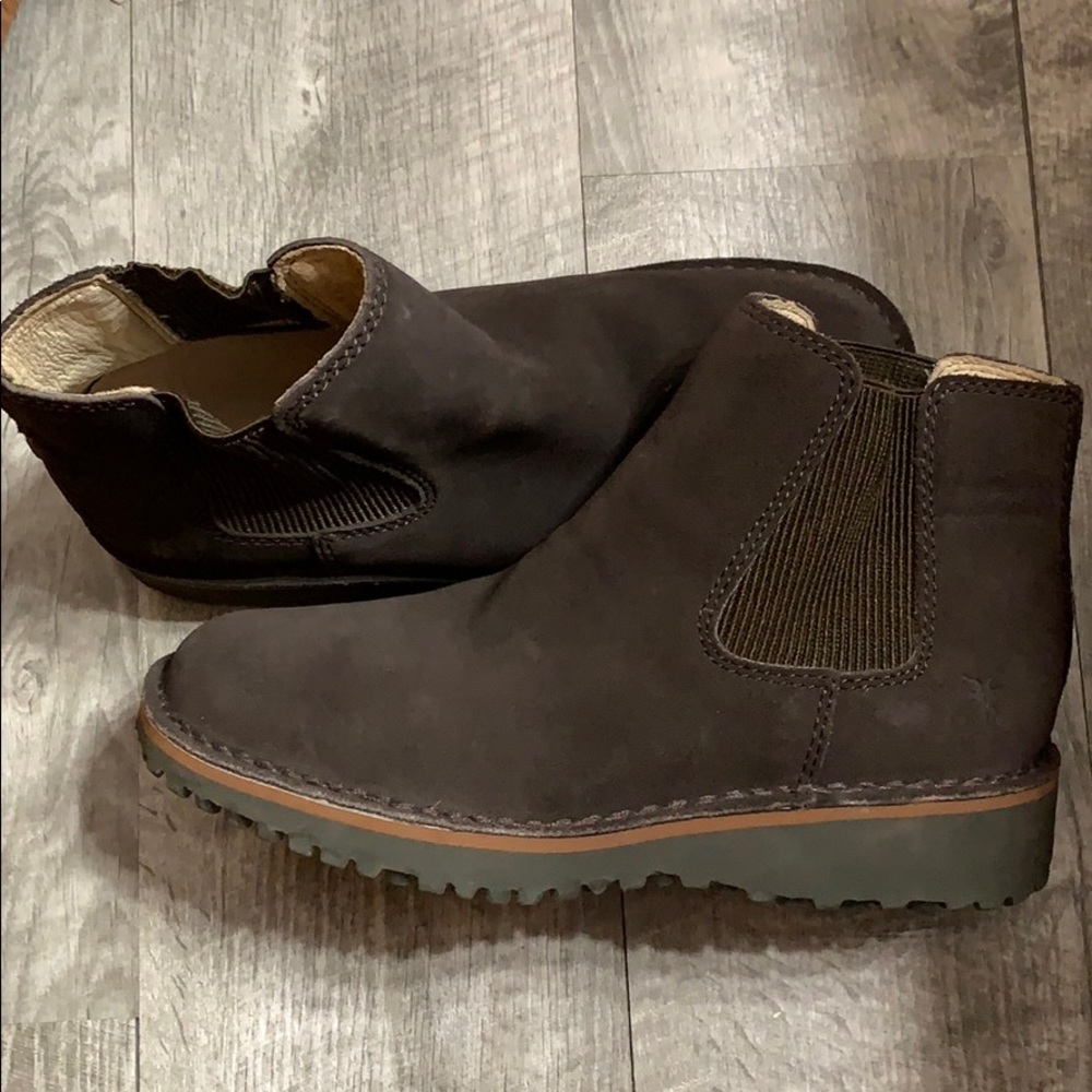 NWOT brown suede Frye boots.  Size 6.5